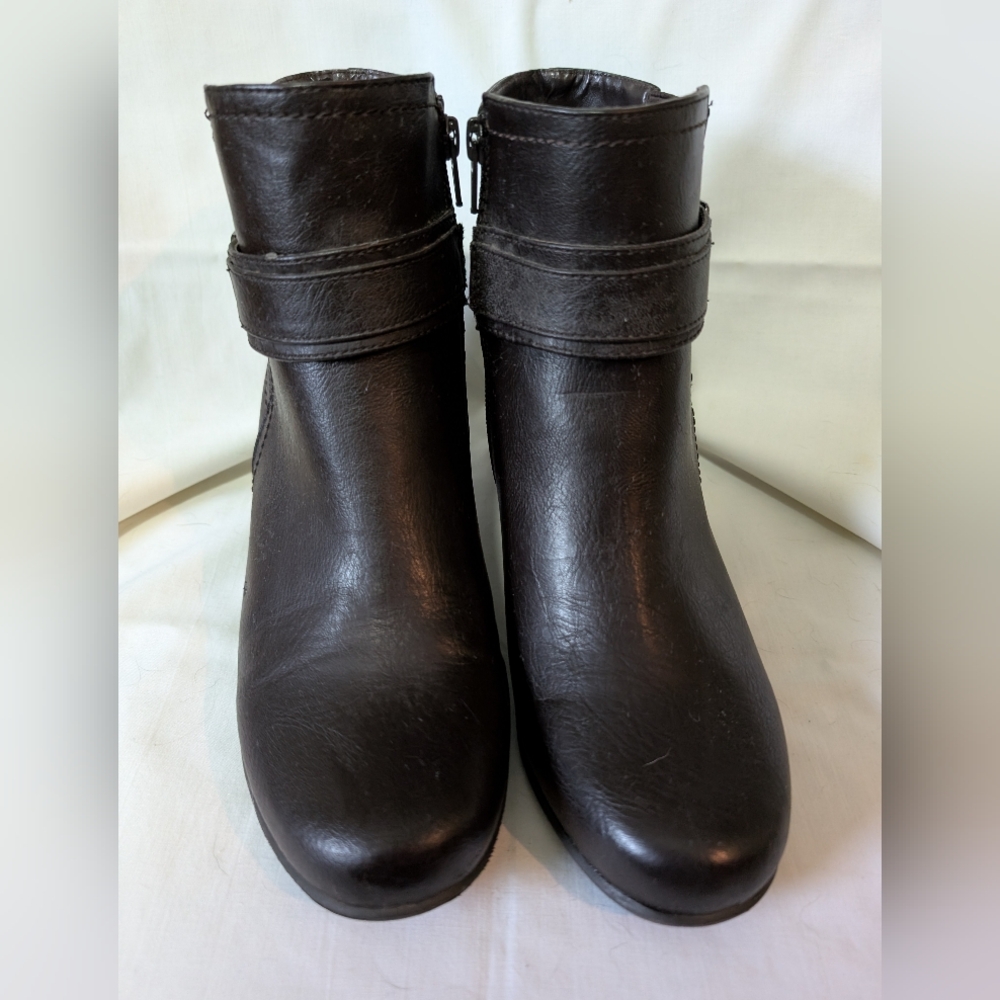 Croft & Barrow Dark Brown Ankle Boots Sz 9